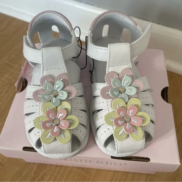 NWT Christie & Jill Toddler 8 Girls White Mila Sandals Flower Memory Foam Shoes - Picture 2 of 7